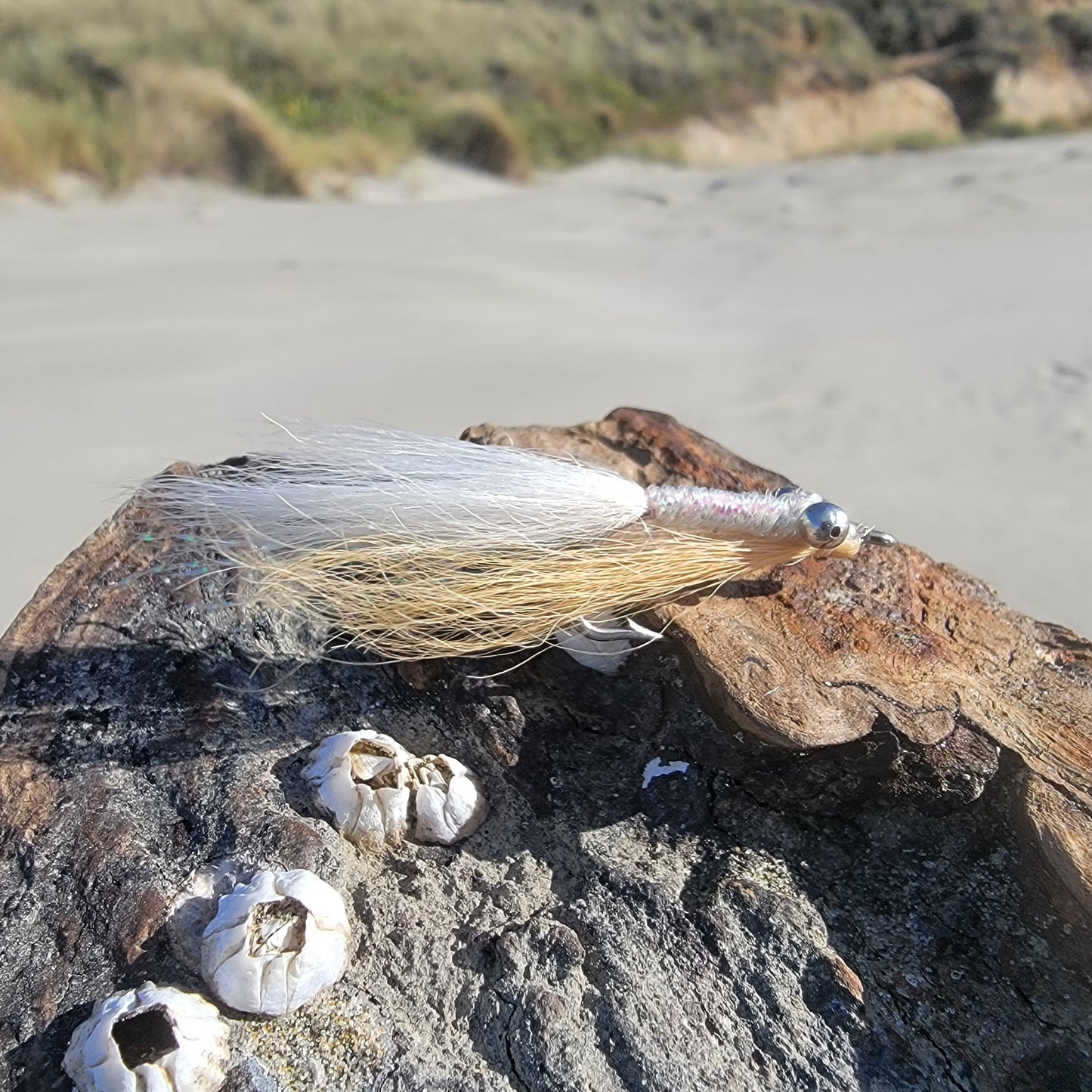 Clouser Bone Tan | Size #2/0